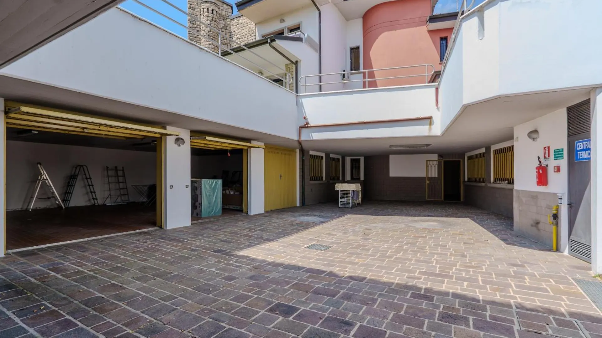 Villa Celine Dalmine Homestay